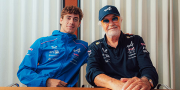 Franco Colapinto junto a Flavio Briatore, su mentor en Alpine.