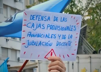 Los gremios estatales volvieron a reclamar medidas para aliviar el impacto de la reforma previsional sobre trabajadores activos y jubilados de Córdoba.