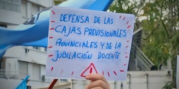 Los gremios estatales volvieron a reclamar medidas para aliviar el impacto de la reforma previsional sobre trabajadores activos y jubilados de Córdoba.