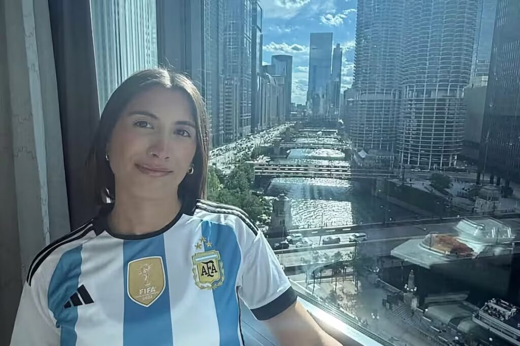 Detuvieron a una niñera argentina por tener la visa vencida y lleva casi un mes bajo custodia Iliana Lick trabaja como niñera.