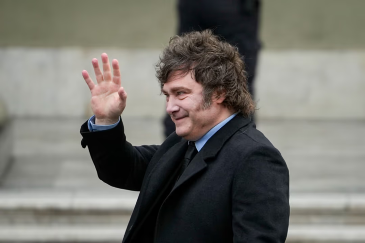 Milei reúne a sus ministros y legisladores en una semana decisiva en el Congreso El presidente Javier Milei reune este lunes al gabinete nacional.