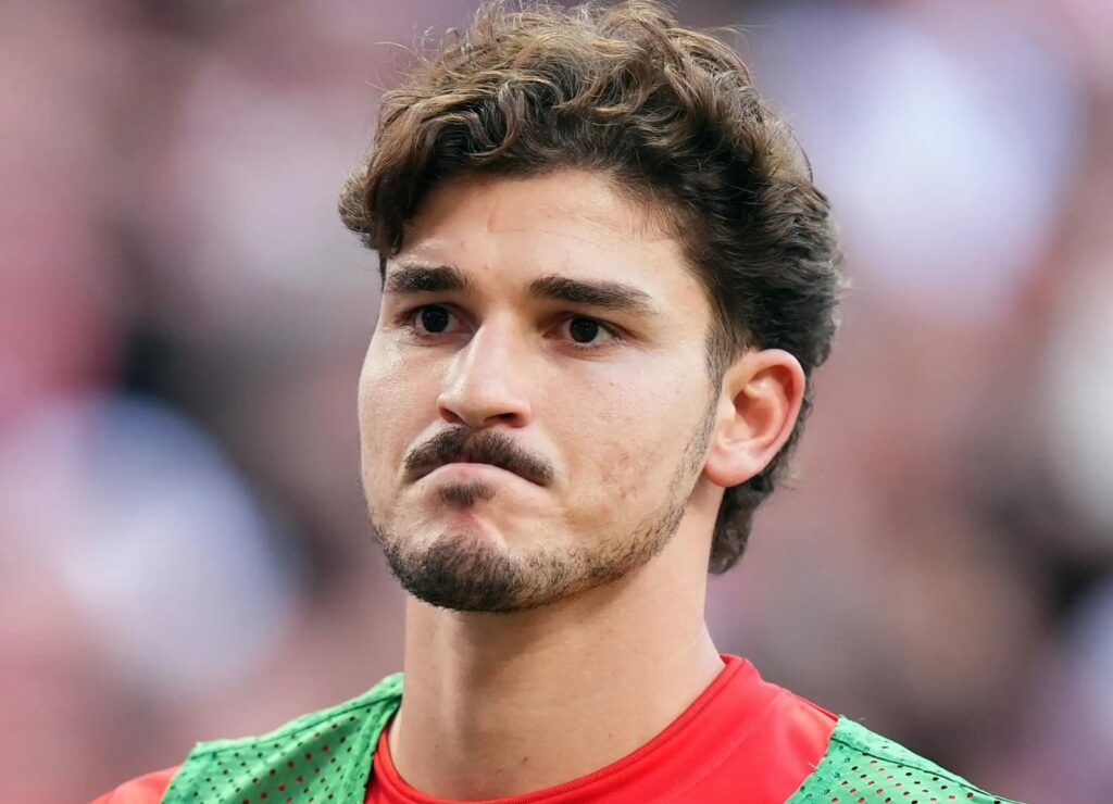Julián volvió a ausentarse y el Atlético avisó: “Ninguna negociación con ellos” Julián volvió a ausentarse y el Atlético avisó: “Ninguna negociación con ellos”