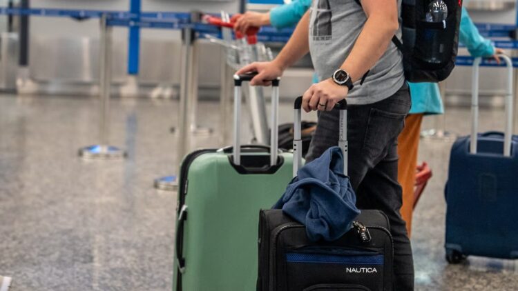 El turismo receptivo creció 17,9%, mientras las salidas al exterior bajaron 21,2%.