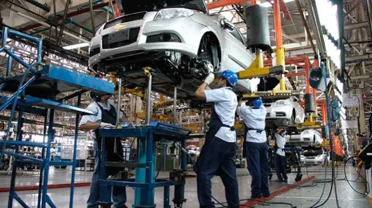 La industria automotriz acumuló un retroceso de producción del 18% hasta julio auto