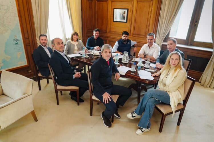 Tras el receso del Congreso, la mesa política se reúne para relanzar la gestión legislativa La mesa política en Casa Rosada.