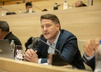 Leonardo Limia apuntó contra la oposición que usa «políticamente» la licencia de Ramón Flores