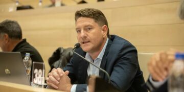 Leonardo Limia apuntó contra la oposición que usa «políticamente» la licencia de Ramón Flores