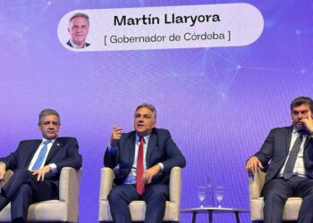 Llaryora: “Si no le das cobertura a la clase media, se generan graves problemas”