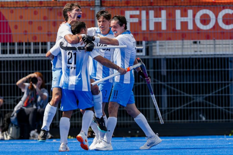 Los Leones barrieron a Nueva Zelanda y avanzaron a la segunda fase del Mundial Los Leones barrieron a Nueva Zelanda y avanzaron a la segunda fase del Mundial