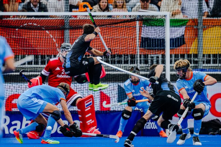 Los Leones perdieron con Países Bajos y definirán su suerte en la última fecha Argentina cayó ante el rival lógica, y jugará por la clasificación en el último partido de la fase de grupos.