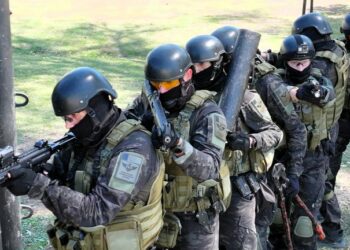 Los seleccionados deberán cursar una tecnicatura de dos años para convertirse en oficiales.