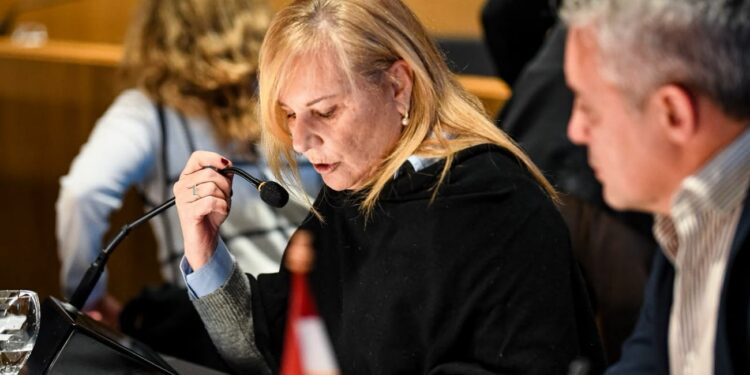 Concejales de la UCR, Frente Cívico, PRO y Cordobeses por la Libertad presentaron un pedido formal para que se destrabe el tratamiento de 535 proyectos paralizados en las comisiones del Concejo Deliberante. Denuncian que las iniciativas de la oposición son archivadas sin llegar a debatirse.