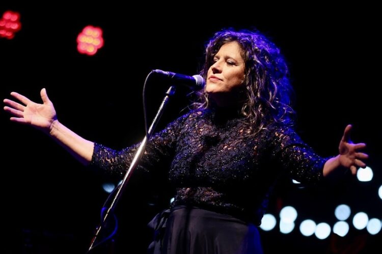 Mery Murúa y un tango nacido de la memoria familiar Mary integra además la Orquesta Provincial de Música Ciudadana y en 2024 obtuvo el Premio Gardel por “Baile Eterno”, canción que dio nombre al disco que marcó su primera producción compuesta íntegramente por ella.
Gentileza: Instagram Claudio M. Zalazar.