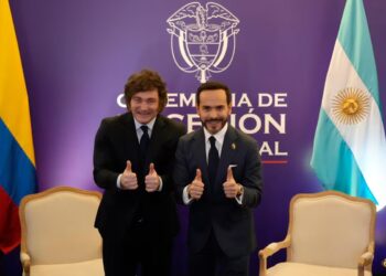 Milei se reunió con Abelardo de la Espriella y asistió a su asunción presidencial