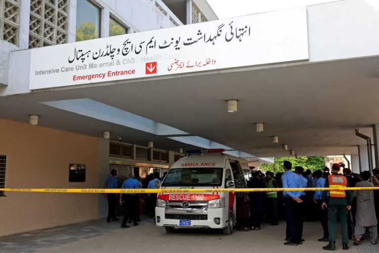 Murieron 14 recién nacidos en un incendio en un hospital de Pakistán El fuego se desató en la maternidad del Instituto Pakistaní de Ciencias Médicas.