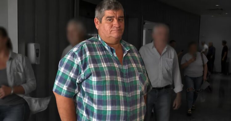 Nueve detenidos en una causa por grooming y abuso sexual José Aníbal Ricardo Villarreal, señalado como asesor del legislador Ramón Ernesto Flores, quedó detenido e imputado por abuso sexual con acceso carnal.