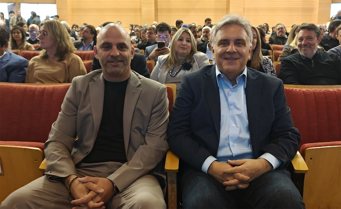 Llaryora: Córdoba no quiere perder su industria y su tecnología Federico Olivo Aneiro, decano de la UTN FR Córdoba junto al gobernador Martín Llaryora.