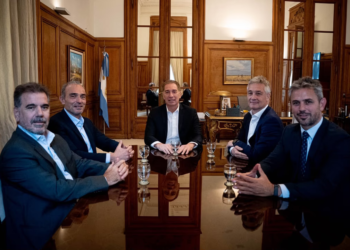 Parte de la mesa política del Gobierno se reunirá con referentes del PRO.