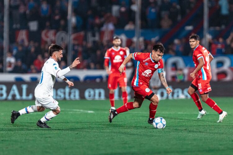 Penal en contra y con uno menos: Belgrano rescató un empate de visitante ante Tigre El Pirata llegó a los cuatro puntos en el certamen; visitará en la próxima a Banfield.