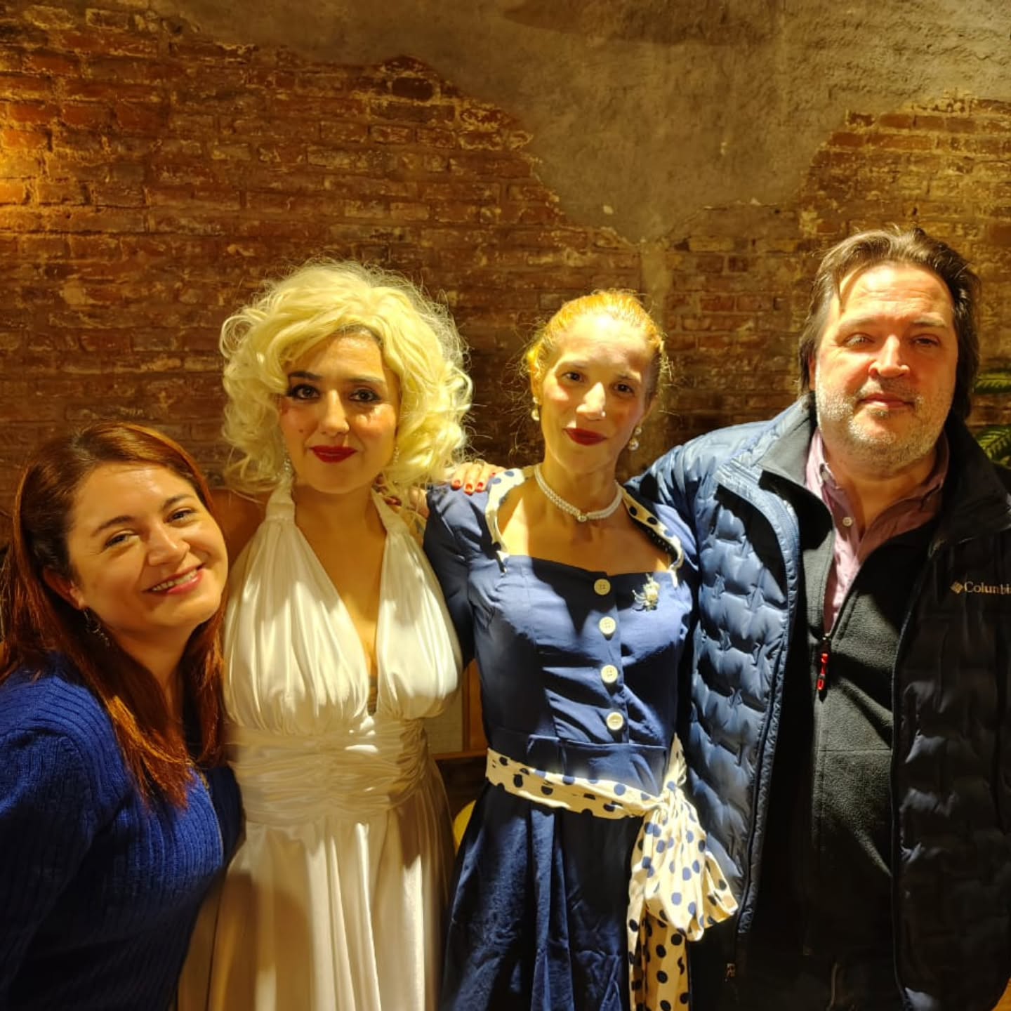Y qué podría pasar si Marilyn y Evita se encontraran Y qué podría pasar si Marilyn y Evita se encontraran