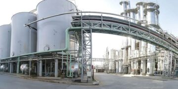 La planta de bioetanol sigue funcionando en la periferia sur de la ciudad.