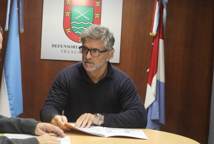 Proponen eliminar la figura del Defensor del Pueblo en Villa Carlos Paz Víctor Curvino, Defensor del Pueblo de Villa Carlos Paz.