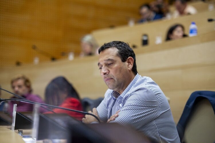 Ramón Flores pidió licencia en la Unicameral tras la imputación de su asesor directo Ramón Flores