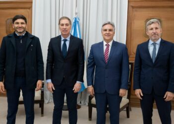 Llaryora, Pullaro y Frigerio llevaron sus reclamos a la Casa Rosada