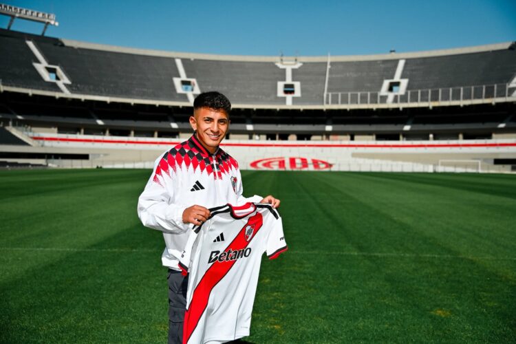 Thiago Almada es el noveno refuerzo del presente mercado para el Chacho Coudet.