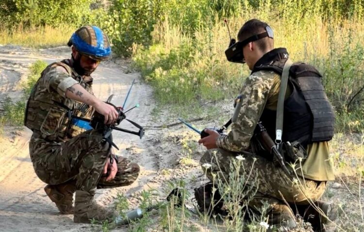 Ucrania utiliza drones de fabricación británica para destruir objetivos estratégicos en el interior de Rusia.