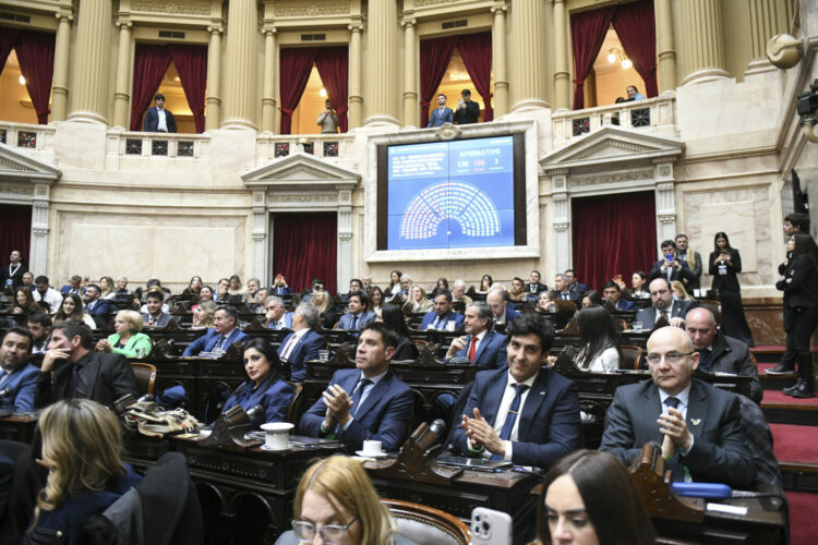 Científicos cordobeses advierten sobre los riesgos del Súper RIGI para la provincia Diputados aprobó el Súper RIGI con 130 votos a favor y 106 en contra.