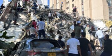 Un fuerte terremoto de 7,4 sacudió a Colombia y dejó al menos 111 muertos Un fuerte terremoto de 7,4 sacudió a Colombia y dejó al menos 111 muertos