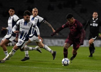 Talleres no levanta cabeza y perdió por goleada ante Lanús en el Kempes