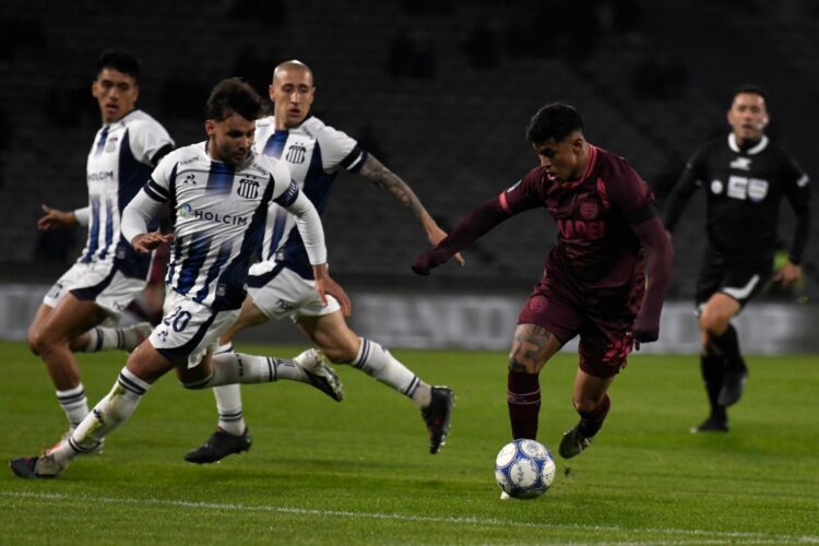 Talleres no levanta cabeza y perdió por goleada ante Lanús en el Kempes Talleres no levanta cabeza y perdió por goleada ante Lanús en el Kempes