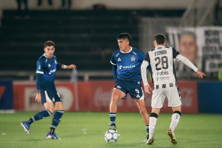 Talleres no hace pie en Mendoza y pierde por goleada ante Gimnasia Talleres no hace pie en Mendoza y pierde por goleada ante Gimnasia