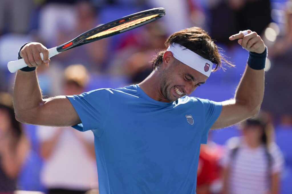 Tirante derrotó a Mensik y avanzó a los cuartos de final en Cincinnati Tirante derrotó a Mensik y avanzó a los cuartos de final en Cincinnati