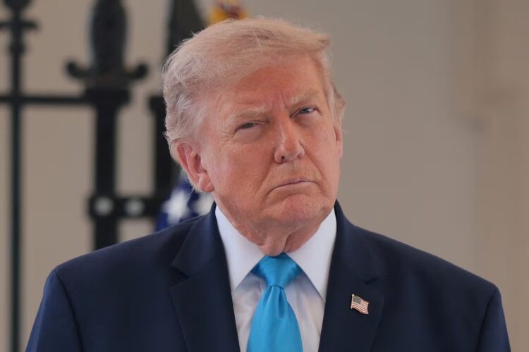 Trump advirtió que Irán enfrenta su "última oportunidad" para firmar un acuerdo Teherán niega contactos con Washington mientras EE.UU. mantiene la presión militar y económica.