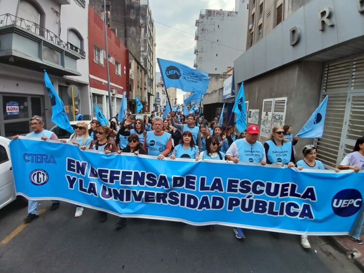 La UEPC informó una adhesión del 75% al paro docente en Córdoba La UEPC informó una adhesión del 75% al paro docente en Córdoba