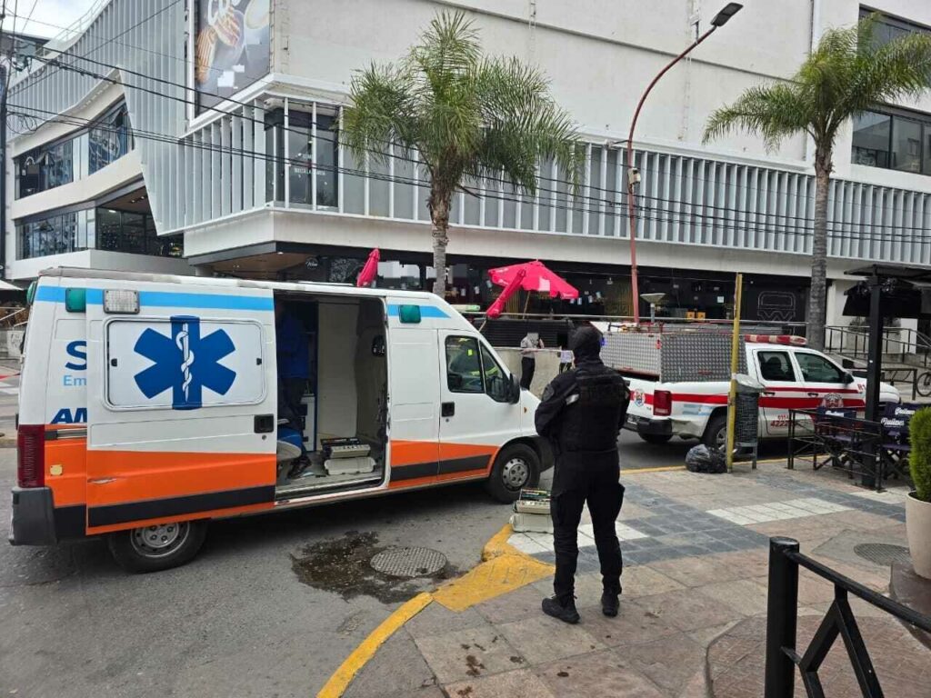 Un operario sufrió quemaduras graves tras una explosión Un operario sufrió quemaduras graves tras una explosión