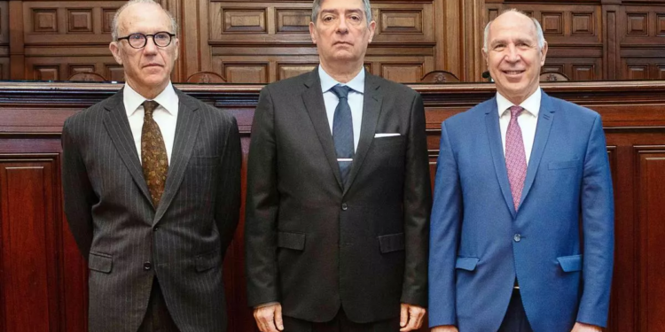 Los jueces Carlos Rosenkrantz, Horacio Rosatti  y Ricardo Lorenzetti firmaron la medida.