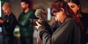 La Municipalidad de Córdoba y la UNC lanzaron una convocatoria para que estudiantes universitarios realicen prácticas en las Tecnotecas CREA, donde podrán aplicar sus conocimientos en proyectos de innovación, arte y tecnología con impacto comunitario.