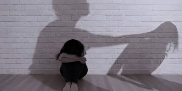 Reclaman una ley para proteger a madres, niños y niñas