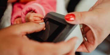 Más de la mitad de los recién nacidos tramita su primer DNI en hospitales y clínicas de Córdoba