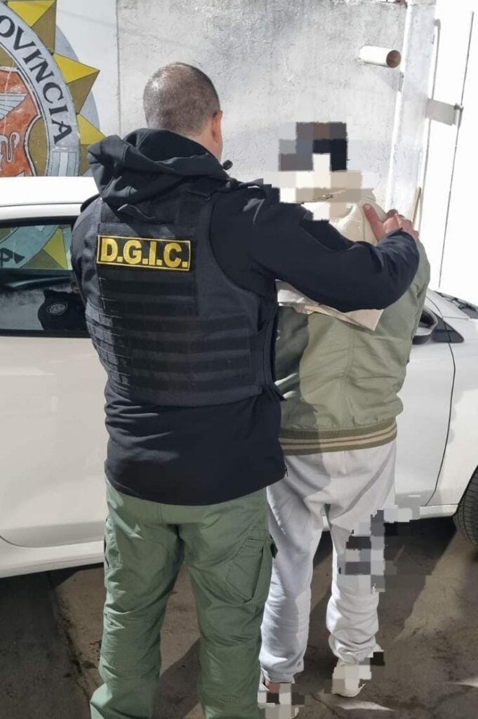 Dos detenidos por un robo calificado con arma de fuego