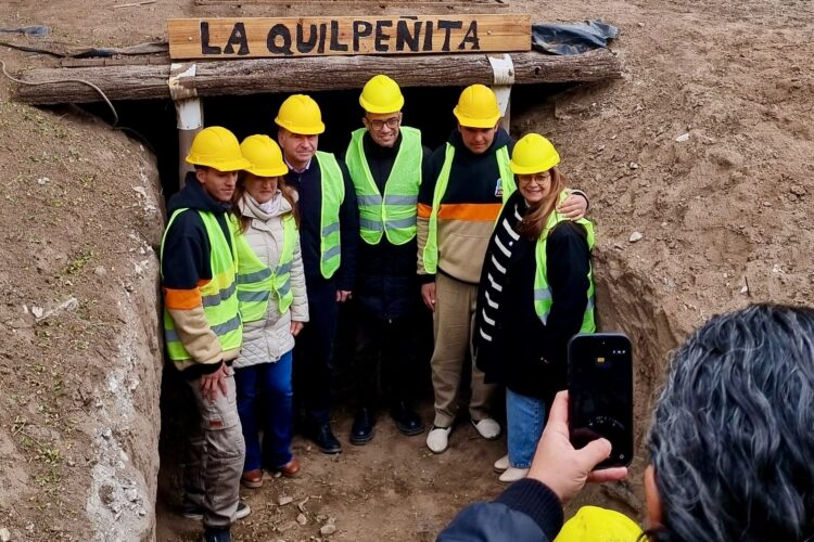 Una escuela minera de Canteras de Quilpo se suma al Plan de Formación Dual El IPET N.° 110 “Manuel Hidalgo” de Canteras de Quilpo se incorporó al Plan de Formación Dual y sumó nuevas herramientas para que sus estudiantes realicen prácticas vinculadas al sector minero.