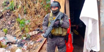 Vendían cocaína en las vías del tren y fueron detenidos tras un operativo de la FPA