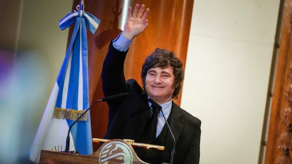Milei vuelve a la escena pública con un discurso por el homenaje a San Martín Milei vuelve a la escena pública con un discurso por el homenaje a San Martín