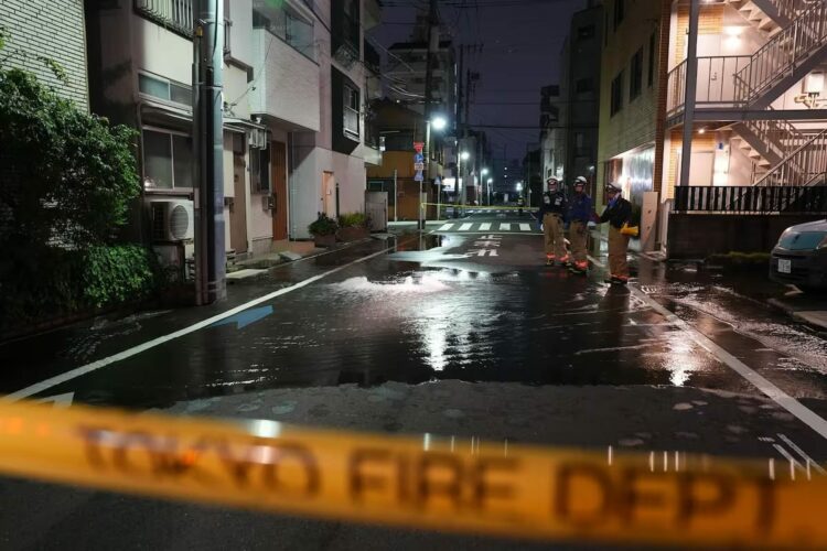 Terremoto de 5,9 sacudió Tokio y dejó al menos 30 heridos en Japón Un sismo de magnitud 5,9 sacudió la región de Kanto durante la madrugada y dejó al menos 30 heridos. El temblor provocó cortes de electricidad y demoras ferroviarias, aunque no generó alerta de tsunami.