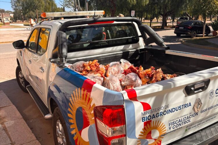 Los controles realizados en Quilino y Alicia permitieron decomisar 300 kilos de carne por irregularidades en la documentación y por incumplimientos de las condiciones higiénico-sanitarias exigidas.