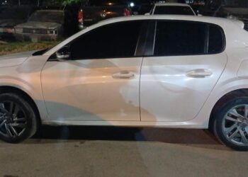 Detuvieron a una mujer que circulaba en un auto con un presunto inhibidor de alarmas